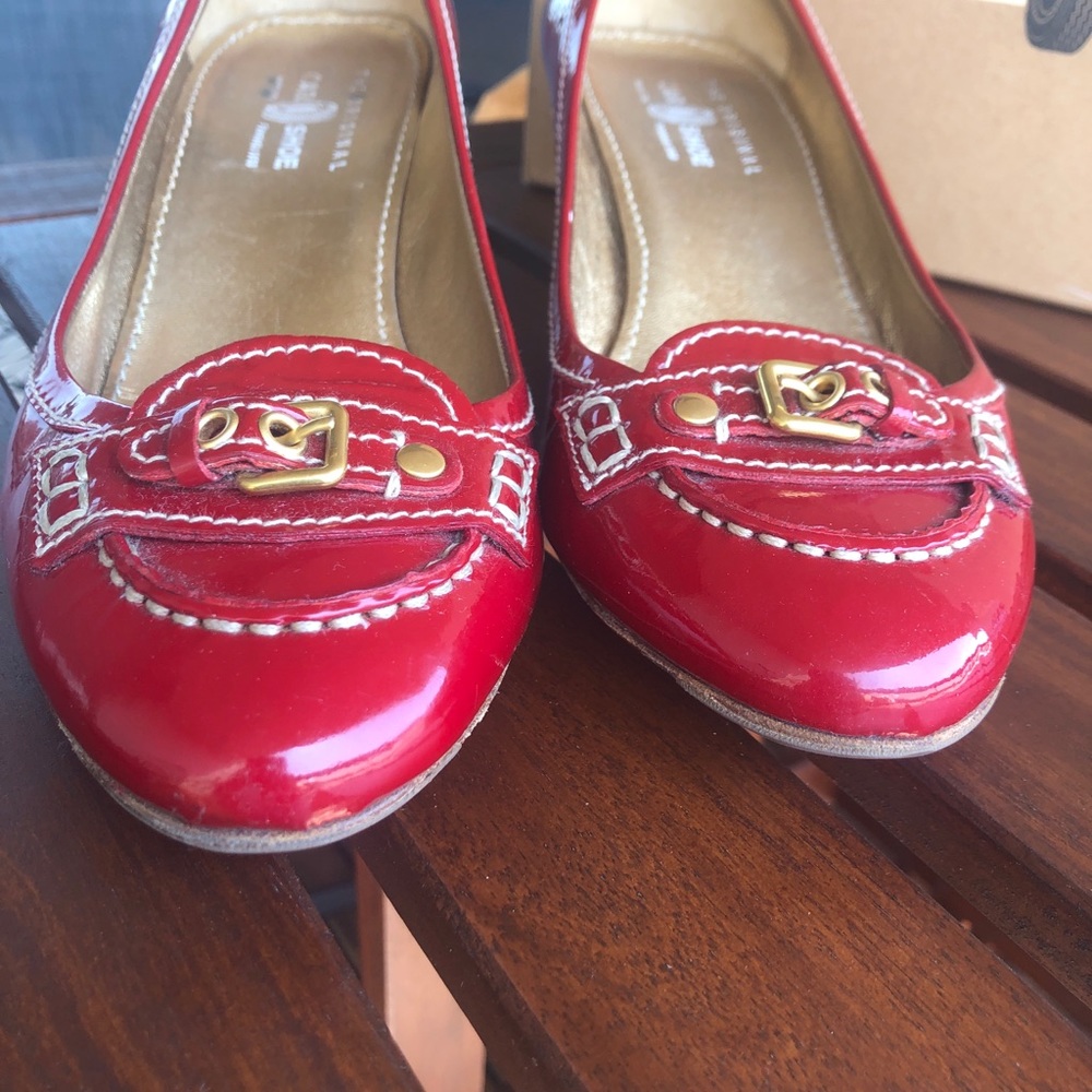 Red Patent Carshoe kitten heel pump